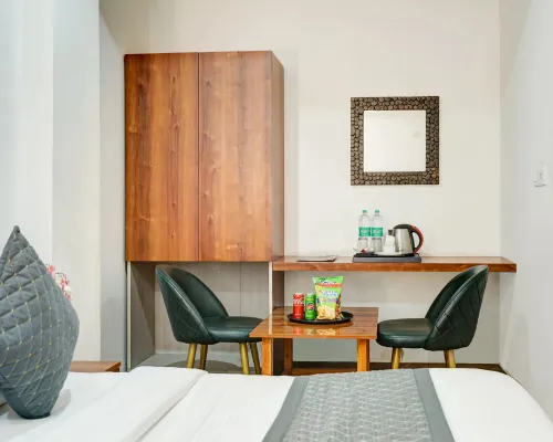 Front exterior view of Breeze Heights homestay property